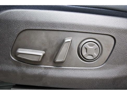 Used 2025 Kia Carnival SX Prestige FWD image 28