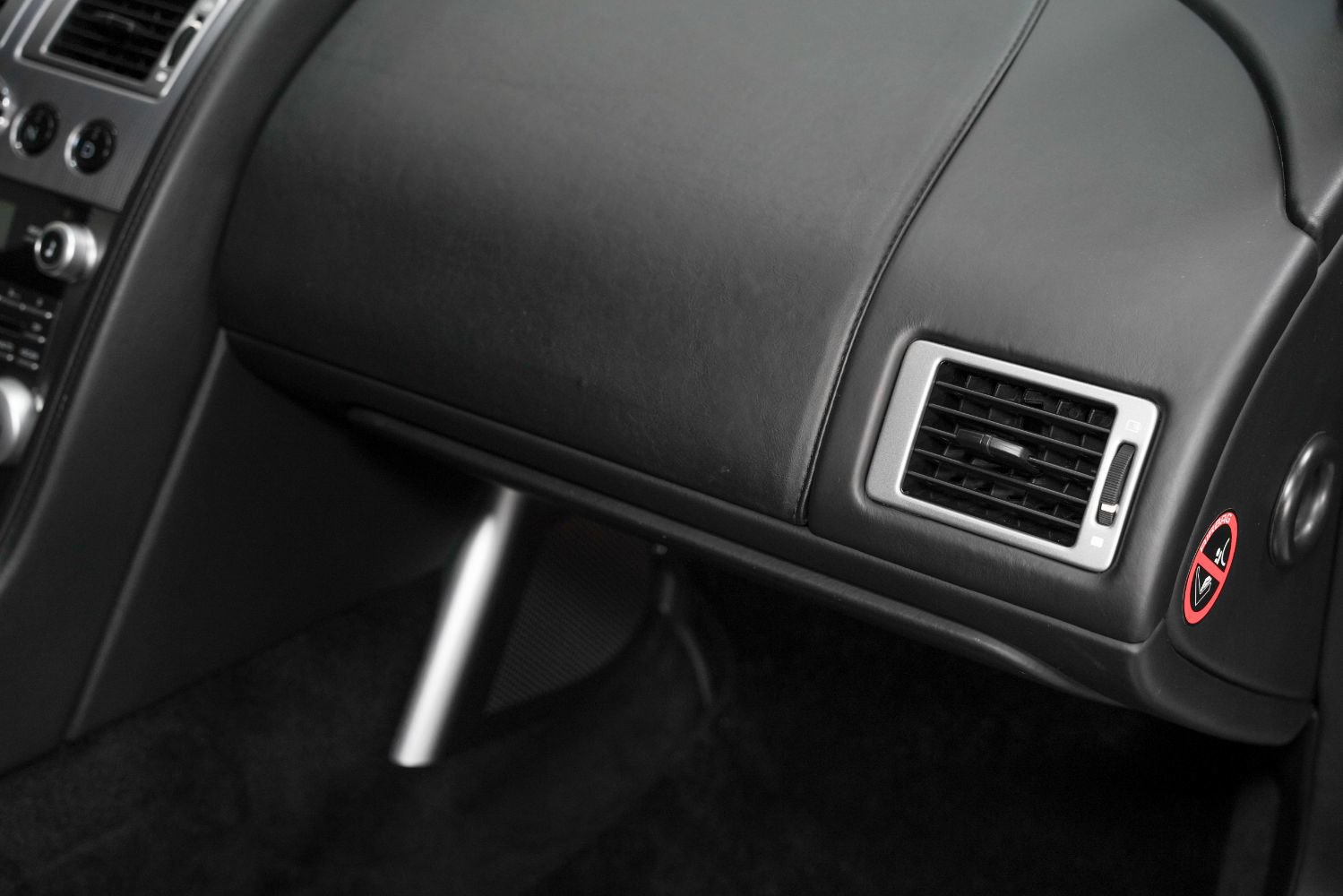 Used 2011 Aston Martin Rapide Luxe RWD image 29