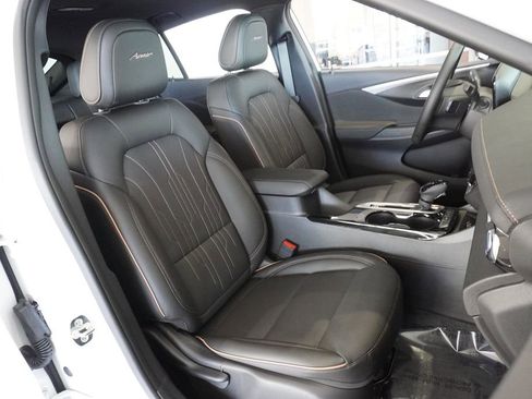 New 2026 Buick Envista Avenir image 12