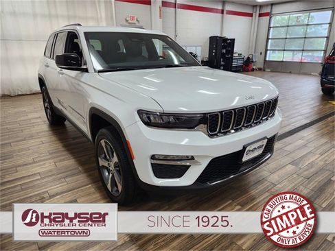 New 2025 Jeep Grand Cherokee Limited w/ Trailer Tow Package image 8