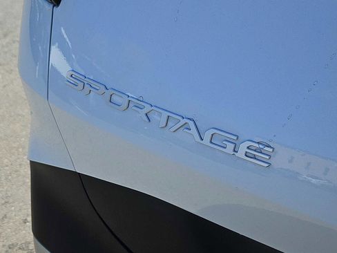 Used 2023 Kia Sportage EX AWD/4WD image 12