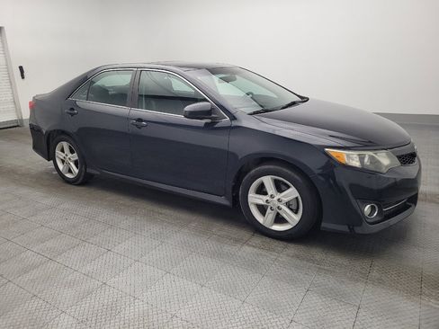 Used 2014 Toyota Camry SE image 11