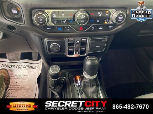 Used 2024 Jeep Wrangler Unlimited w/ Convenience Group AWD/4WD image 23