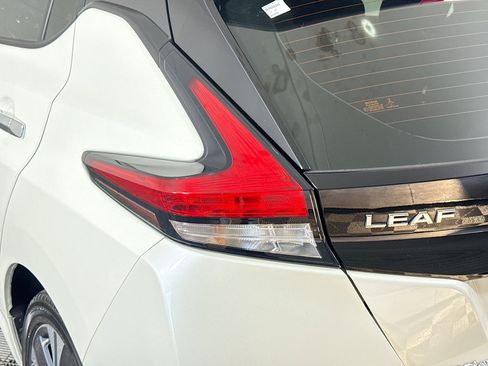 Used 2022 Nissan Leaf SV Plus image 36