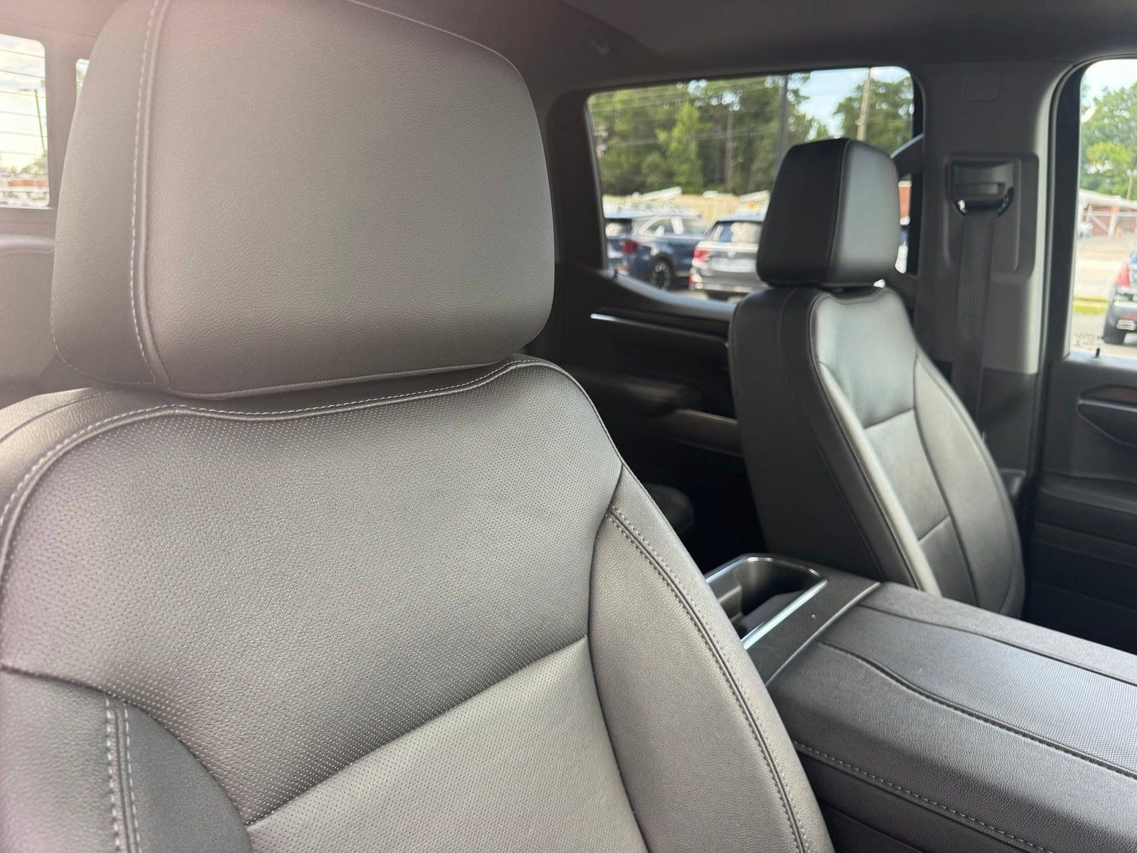 Used 2023 GMC Sierra 1500 SLT w/ SLT Premium Package AWD/4WD image 17