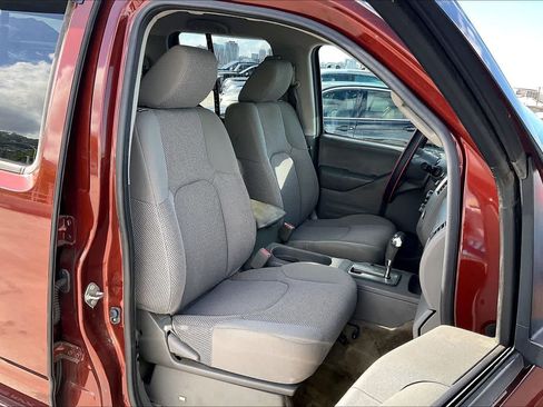 Used 2017 Nissan Frontier SV w/ SV Value Truck Package RWD image 13