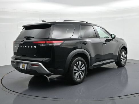 Used 2025 Nissan Pathfinder SL FWD image 6