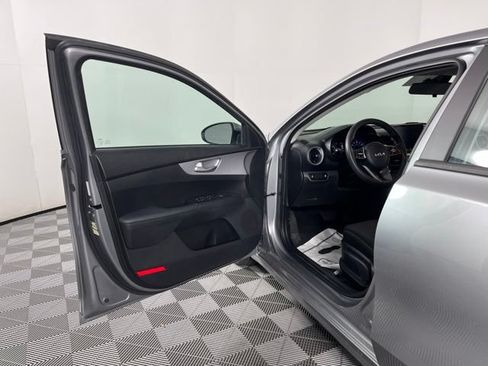 Used 2023 Kia Forte LXS FWD image 17