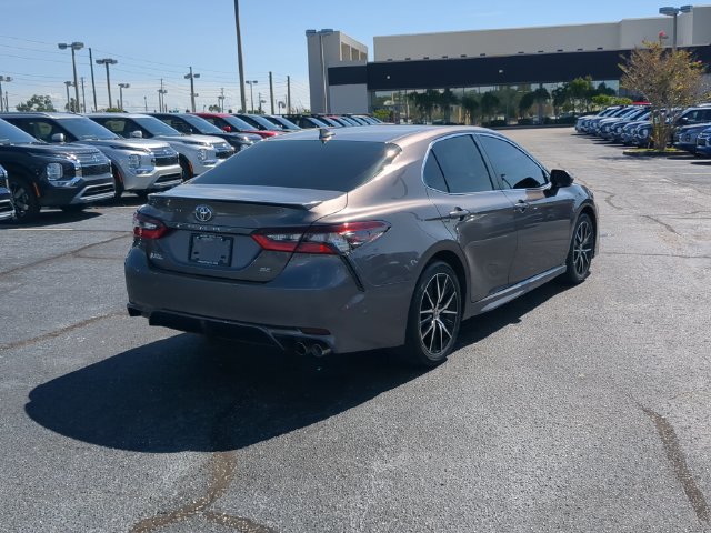 Used 2024 Toyota Camry SE FWD image 6