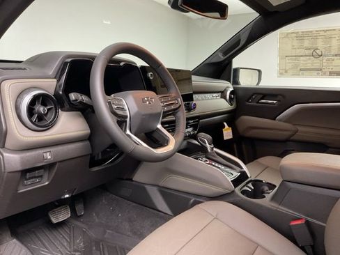 New 2026 Chevrolet Colorado ZR2 w/ Technology Package AWD/4WD image 11