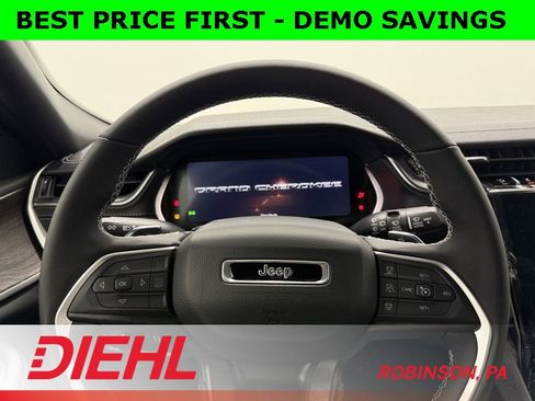 New 2025 Jeep Grand Cherokee Limited w/ Black Appearance Package image 26