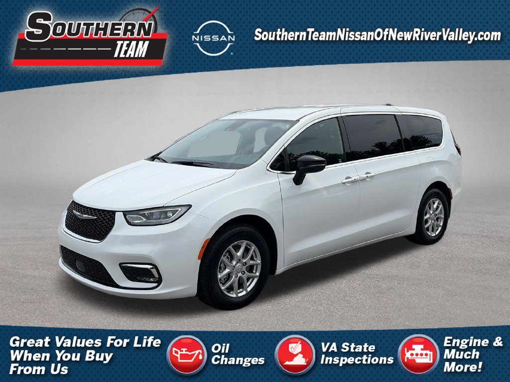 Used 2026 Chrysler Pacifica Select FWD 360° Tour