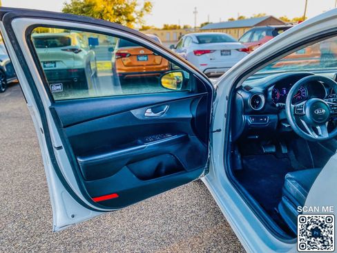 Used 2019 Kia Forte LXS image 17