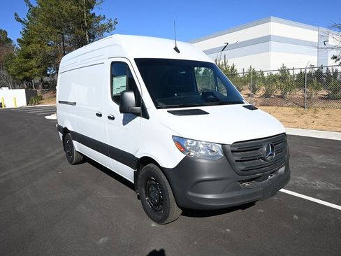 Used 2025 Mercedes-Benz Sprinter 2500 image 24