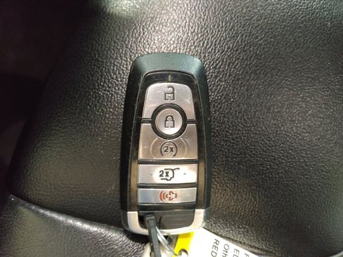 Used 2022 Ford Edge Titanium image 32