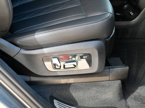 Used 2023 BMW X7 M60i w/ Executive Package AWD/4WD image 51