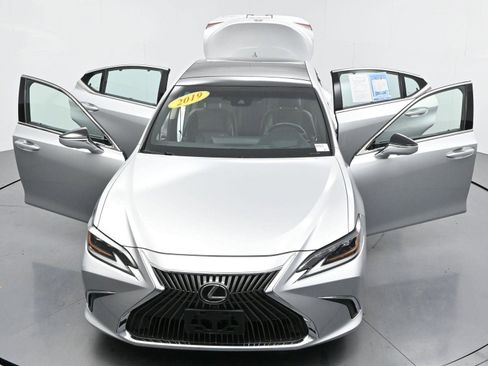 Used 2019 Lexus ES 350 Ultra Luxury w/ Accessory Package image 38
