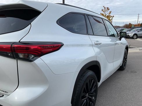 Used 2023 Toyota Highlander XSE image 8