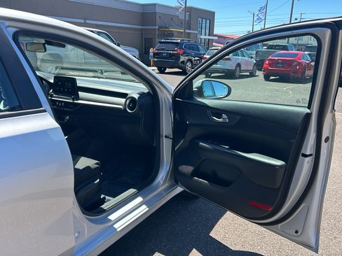 Used 2019 Kia Forte LXS FWD image 27