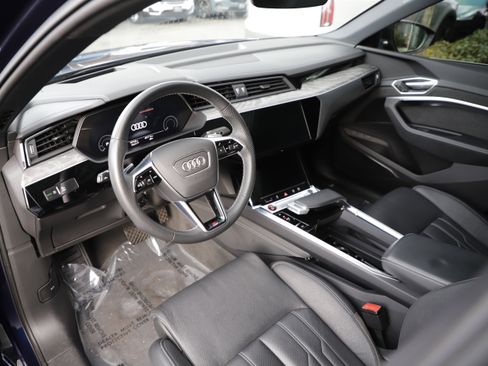 Used 2022 Audi e-tron S Prestige image 17