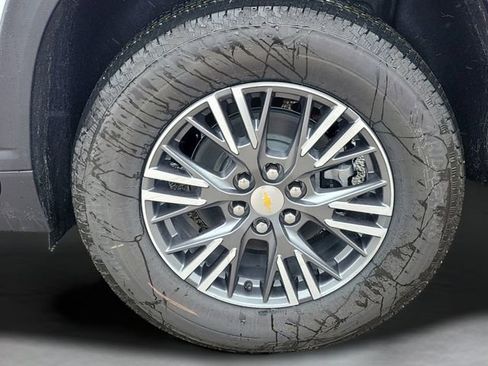 New 2026 Chevrolet Traverse LT image 8