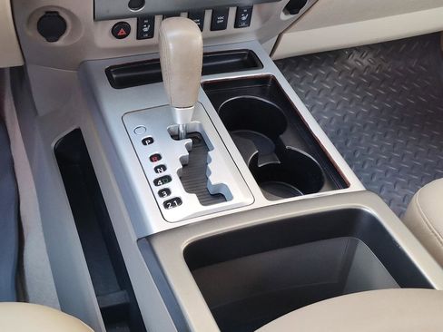 Used 2010 Nissan Titan LE image 20