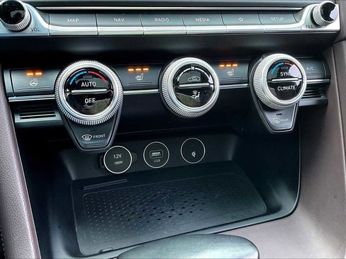 Used 2022 Genesis G70 2.0T w/ Prestige Package image 34