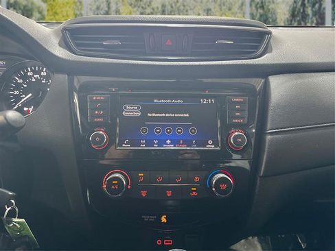 Used 2019 Nissan Rogue S AWD/4WD image 16