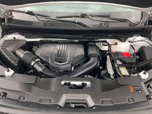 Used 2025 GMC Acadia Elevation image 29