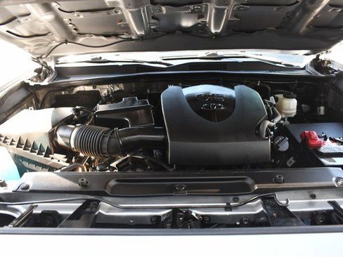 Used 2020 Toyota Tacoma SR image 28