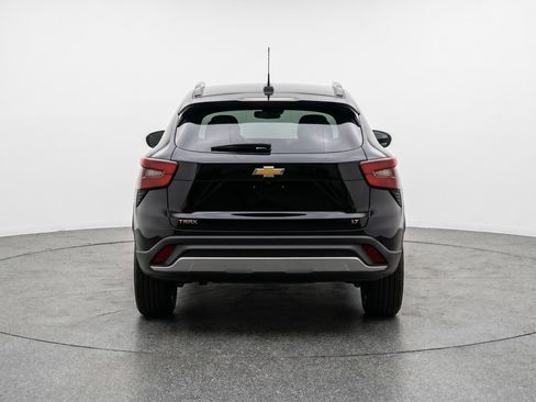 Used 2025 Chevrolet Trax LT FWD image 7