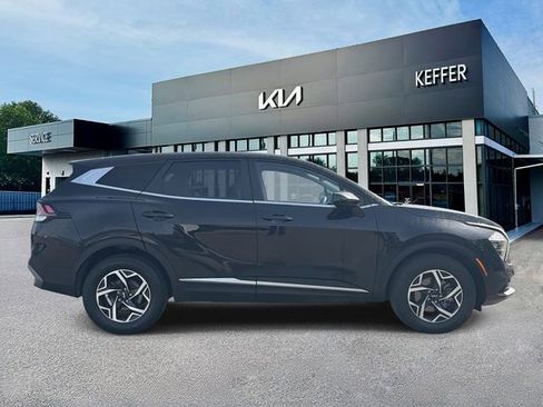 Used 2023 Kia Sportage LX image 9
