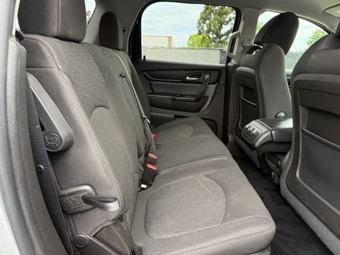 Used 2016 GMC Acadia SLE FWD image 20