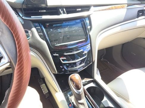 Used 2016 Cadillac XTS Vsport Platinum AWD/4WD image 12