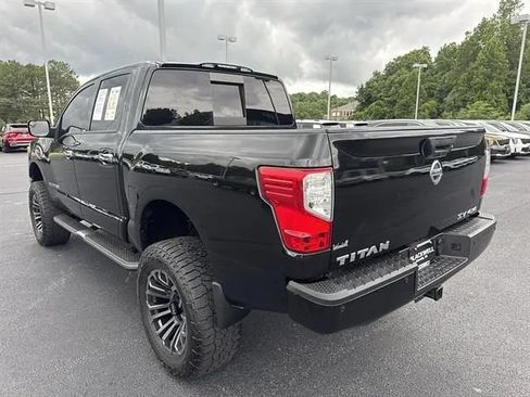 Used 2017 Nissan Titan SV AWD/4WD image 4