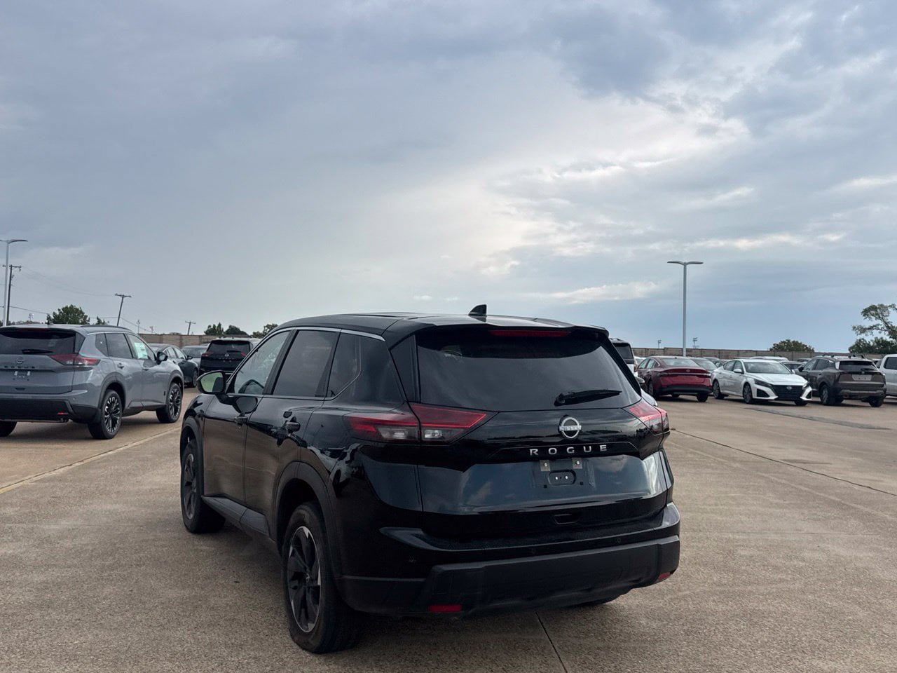 Certified 2025 Nissan Rogue SV FWD image 19