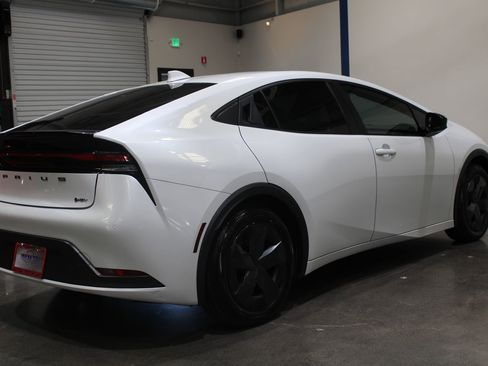 Used 2024 Toyota Prius LE FWD image 13