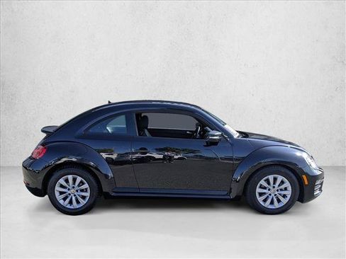 Used 2018 Volkswagen Beetle 2.0T Coast FWD image 4