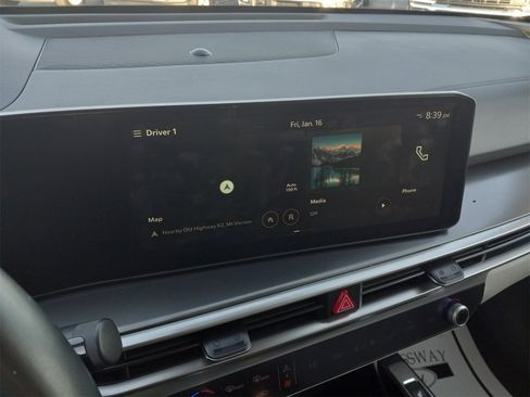 Used 2024 Kia Sorento S w/ Panoramic Sunroof Package image 14