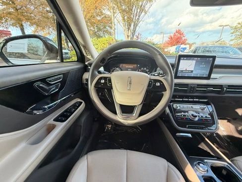 Certified 2021 Lincoln Corsair FWD w/ Premium Package image 9