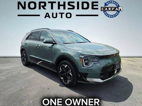 Used 2024 Kia Niro Wave w/ Wave Preserve Package FWD image 1