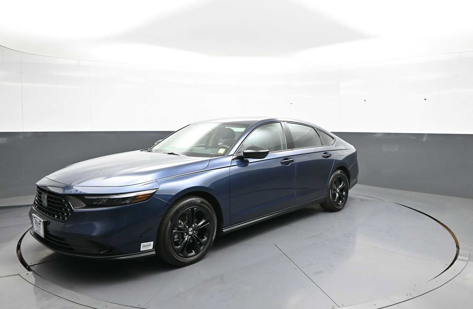 Used 2025 Honda Accord SE image 1