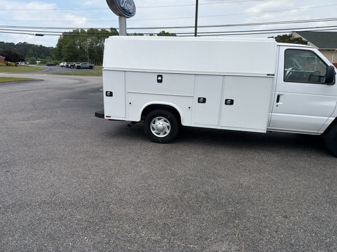New 2026 Ford E-350 and Econoline 350 Super Duty w/ Power Equipment Group RWD image 2