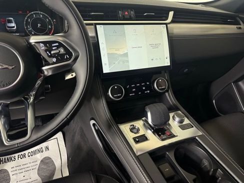 New 2025 Jaguar F-PACE R-Dynamic S image 37
