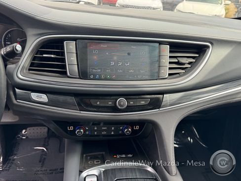 Used 2024 Buick Enclave Premium AWD/4WD image 23