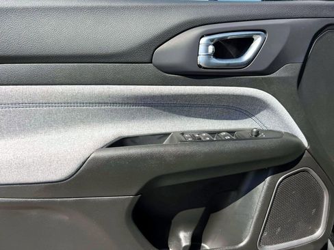 Certified 2022 Jeep Compass Latitude w/ Convenience Group image 17