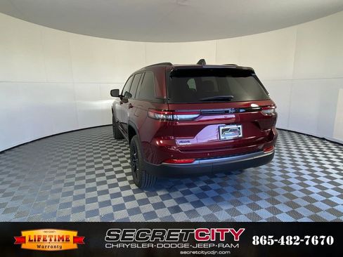 New 2026 Jeep Grand Cherokee Altitude image 5