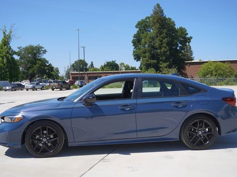 Used 2025 Honda Civic Sport image 3