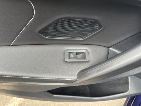 Certified 2022 Volkswagen Tiguan SEL R-Line image 35