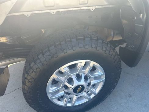Used 2024 Chevrolet Silverado 2500 LT image 13